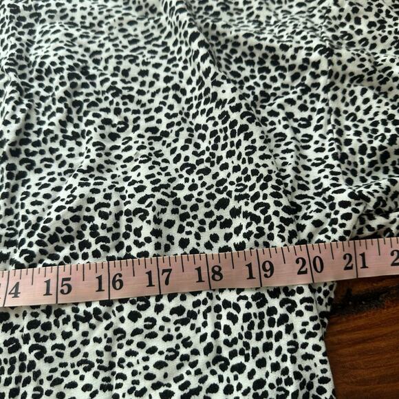 Z Supply White Black Leopard Pullover Sweatshirt Size Medium Cozy - Picture 5 of 9